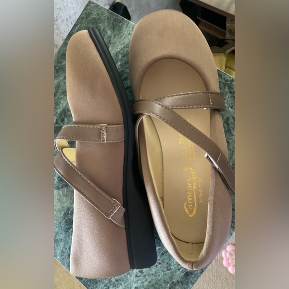 Diabetic Mary Janes - Picture 6 of 8